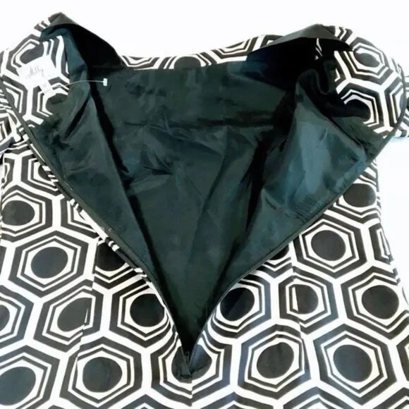 Milly of New York Silk Black Geo Print Shift Dress Size 0 - Picture 5 of 7